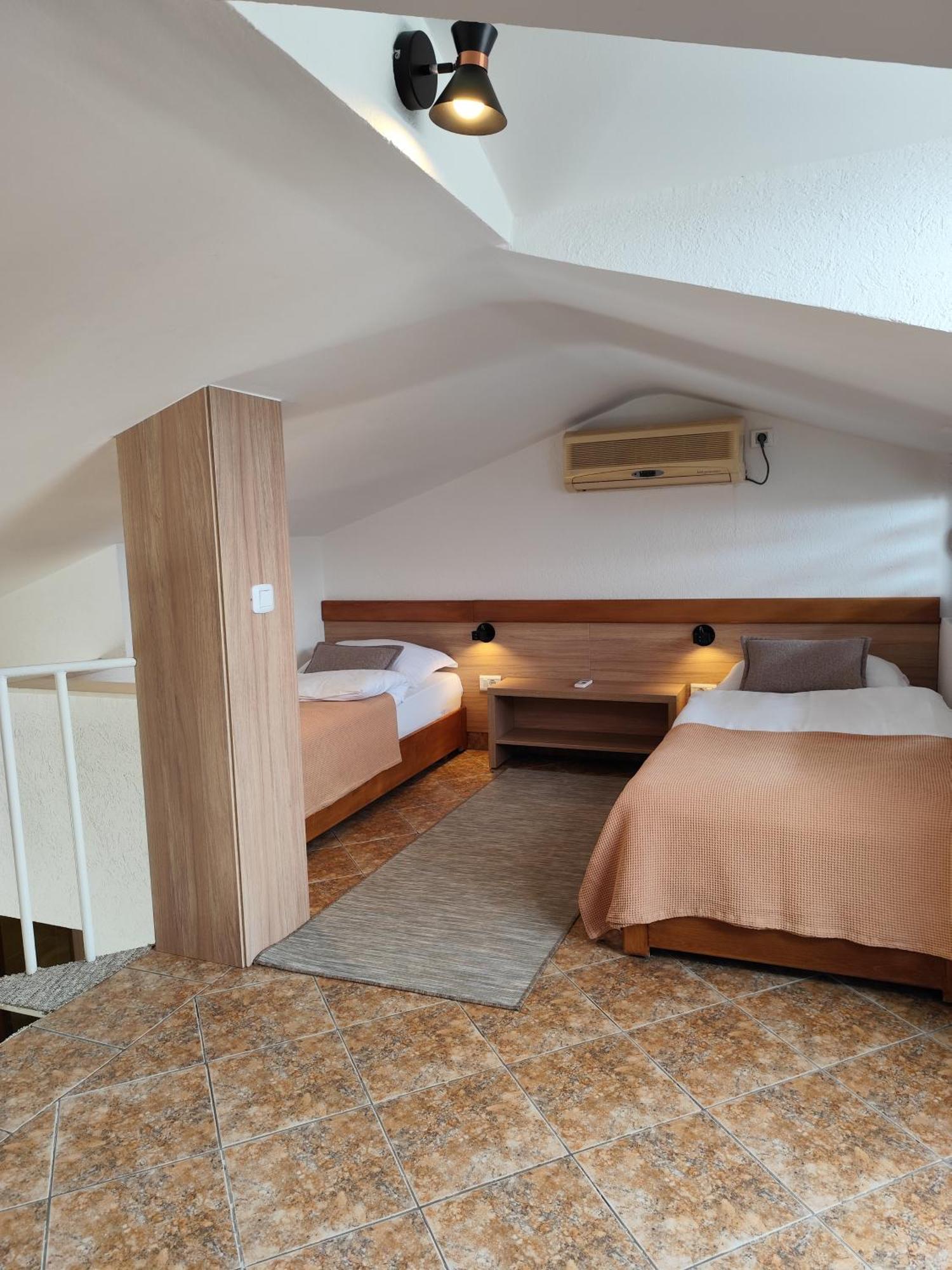 Guest House Jedro Petrovac Habitación foto