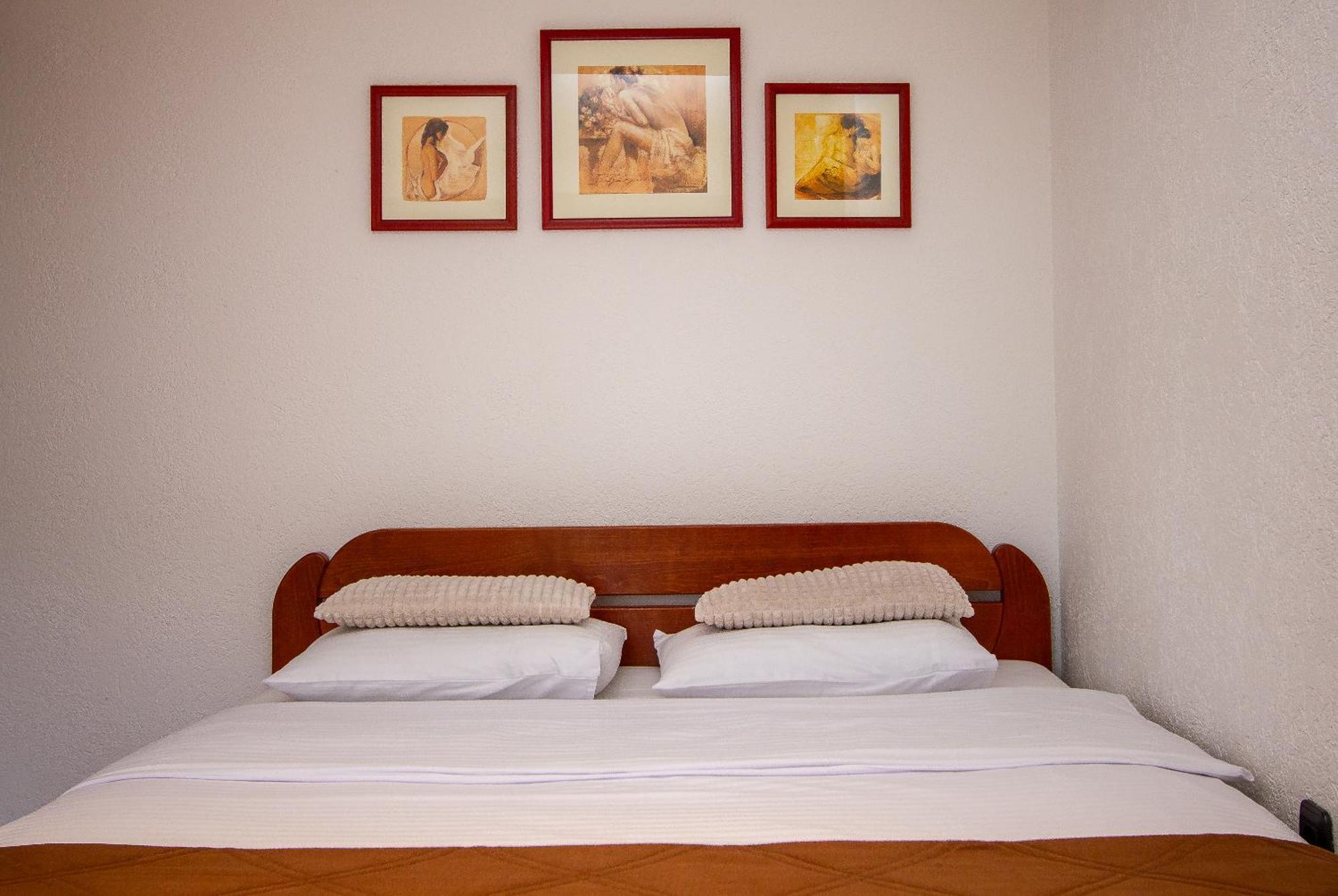 Guest House Jedro Petrovac Exterior foto