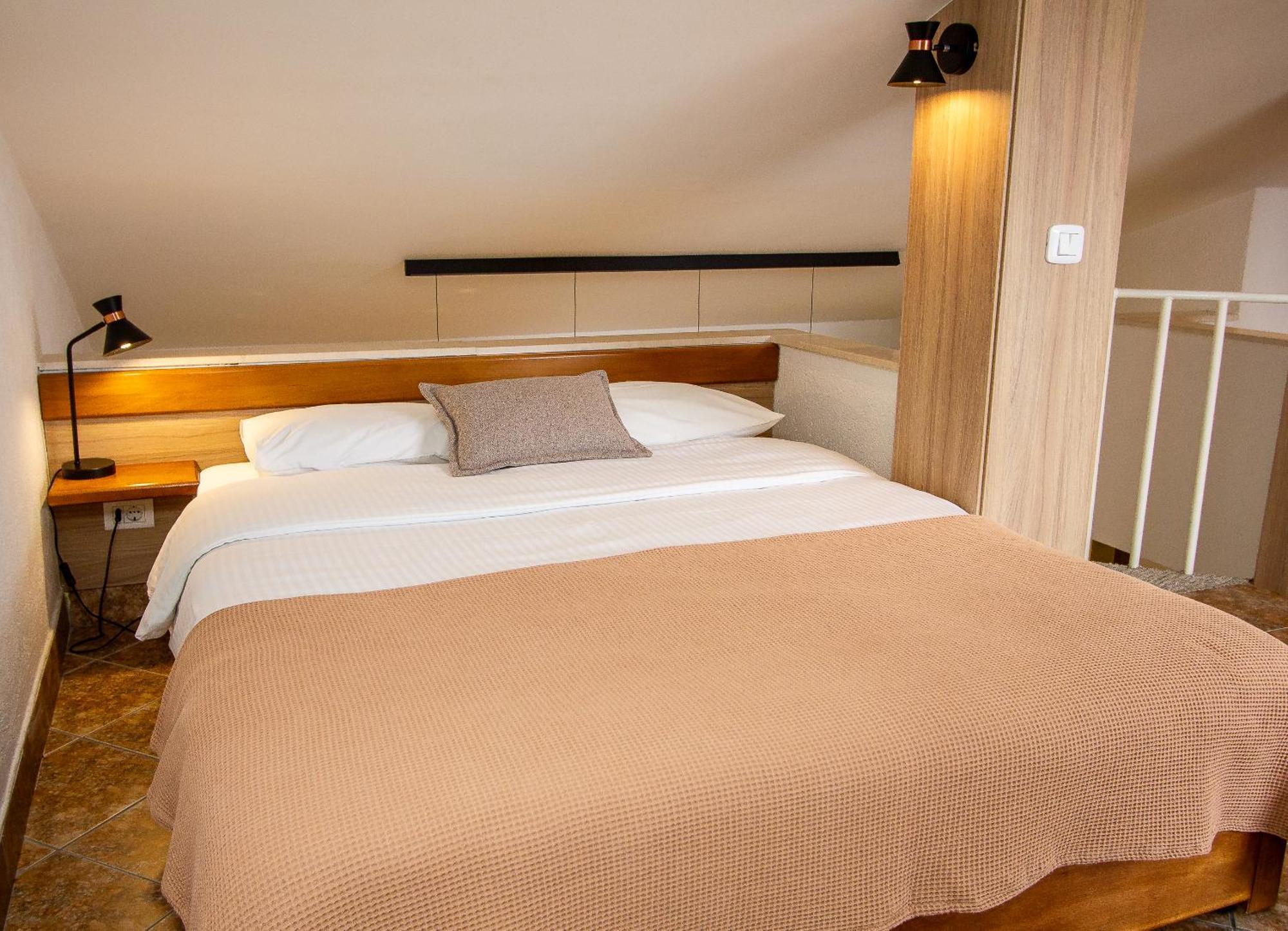 Guest House Jedro Petrovac Exterior foto