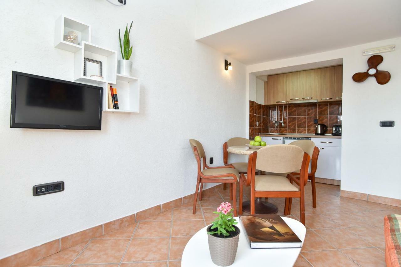 Guest House Jedro Petrovac Exterior foto